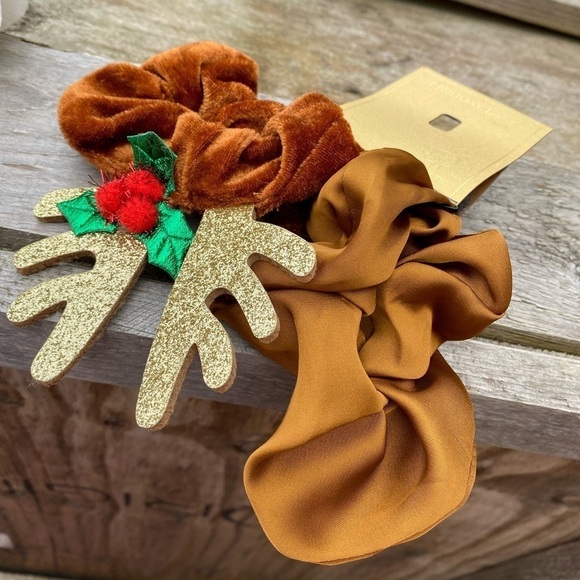 NWT HOLIDAY LANE SET OF TWO - REINDEER/BROWN SCRUNCHIES - Picture 3 of 4